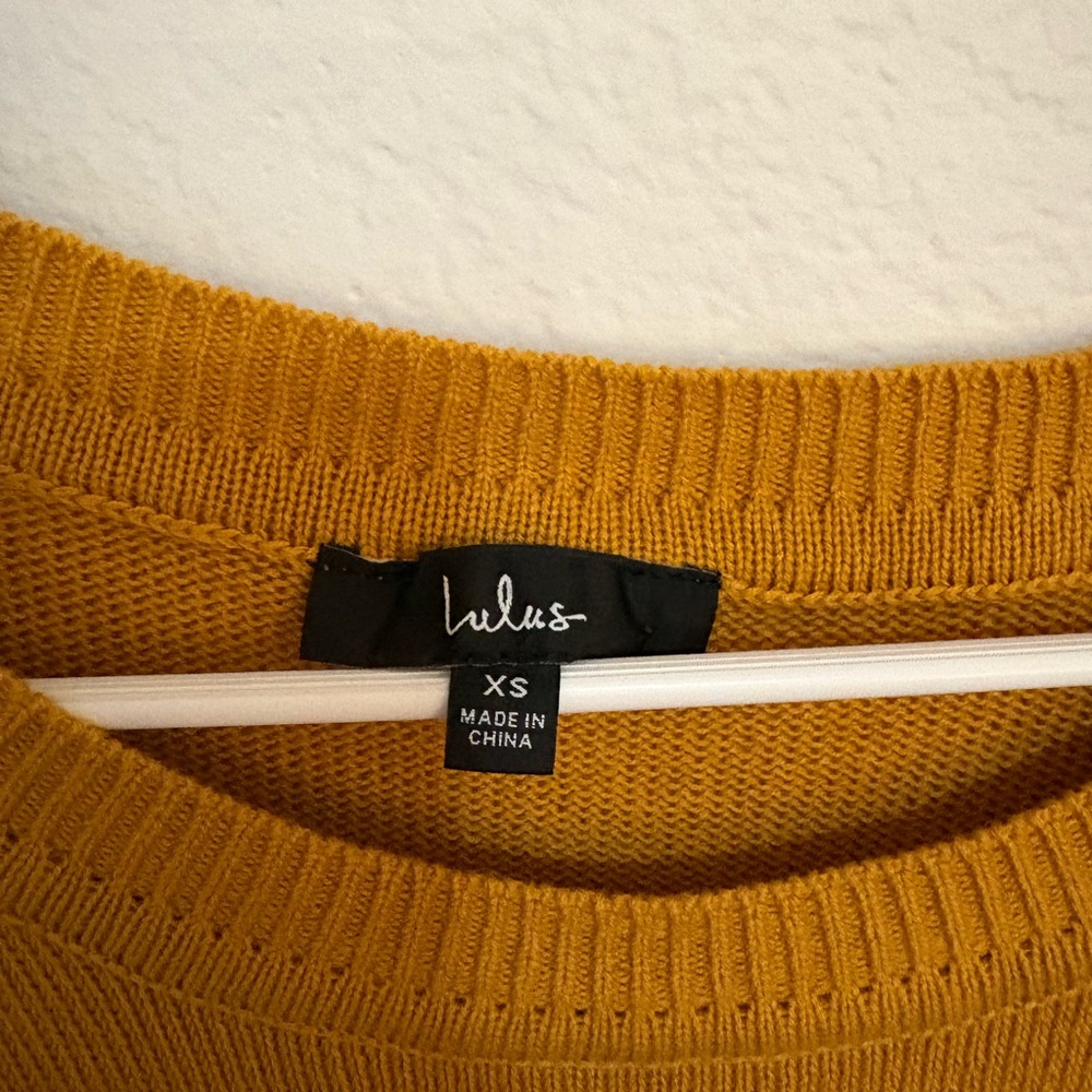 Lulus sweater